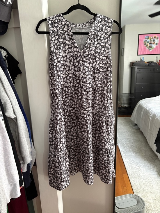 Amazon Dresses & Skirts - Amazon Black and White Floral V-Neck Mini Dress